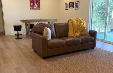 New Home Minutes to KCI Airport & Historic Weston - Foto 12