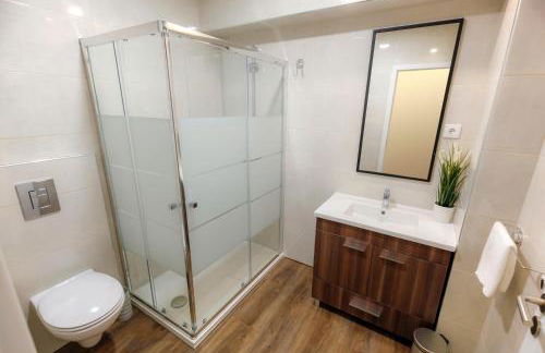 Cozy Apartment With Garden - Photo 9