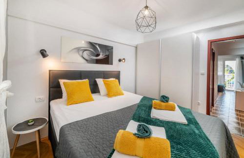 Amare Apartments - Photo 18