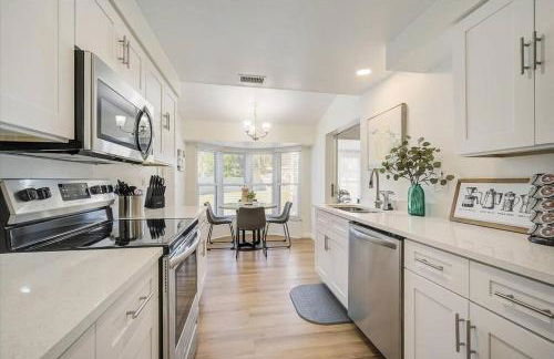 Spacious home With Heated Pool 3 miles from IMG! - Foto 34