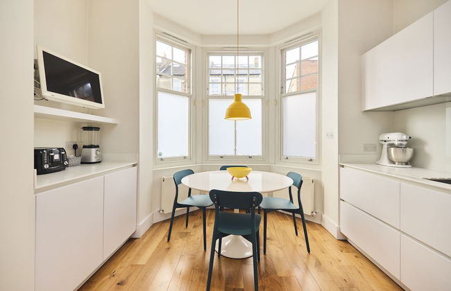 The Clapham Crib - Spacious 4bdr House With Patio - Foto 8