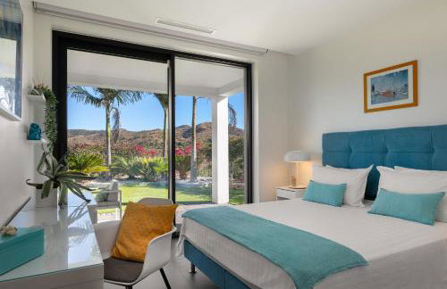 4-Bedroom Modern Villa with Sea View - Photo 38