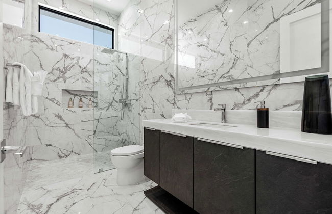 Sleeps 26 Pool, Hot Tub, Pickleball & Putting Green Bravo Villa #12 by Avantstay - Foto 27