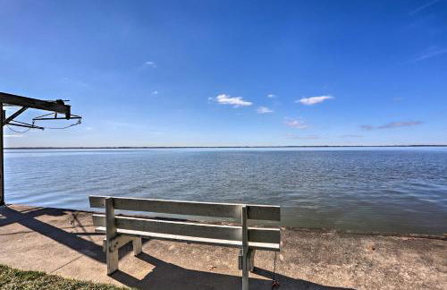 Lakefront Cottage with Fishing and Private Yard! - Foto 23