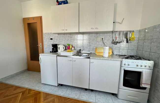 Bright and Cozy Apartment With Balcony in Kastel Luksic - Foto 3