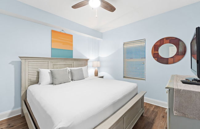 Laketown Wharf by Book That Condo - Foto 14