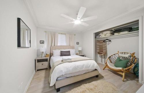 Tropical PoolHome Walk to Shops Near Beach - Foto 22