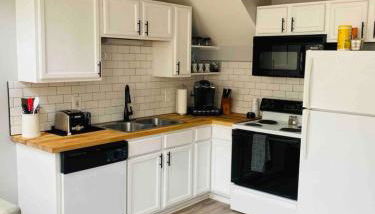 Cozy Downtown Modern Condo in the Heart of it all - Foto 3