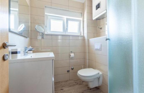 Gorgeous Home In Mravince With Sauna - Photo 55