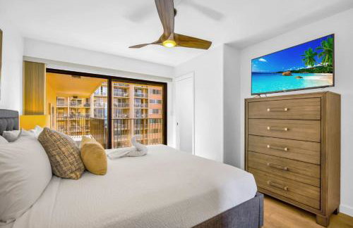 Oceanfront Modern Coastal Remodel - Serene Sunsets & Relaxation on Large Lanai - Foto 11