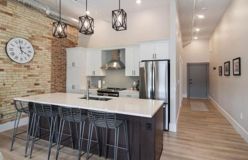 Golden Lofts Unit 1 Downtown Traverse City 1BD 1BA - Foto 8