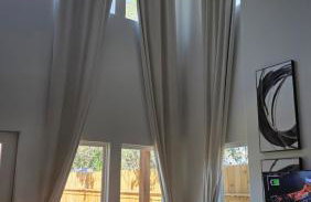 New Luxury 5BR 7BD Home Near Airport, Sleeps 10 plus - Foto 3