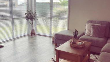 Malva - Modern 2 Bedroom Bungalow in Wick Sleeps 4 with private parking - NC500 Route - Foto 4
