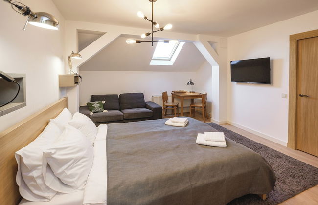 Bearsleys Downtown Apartments - Photo 15