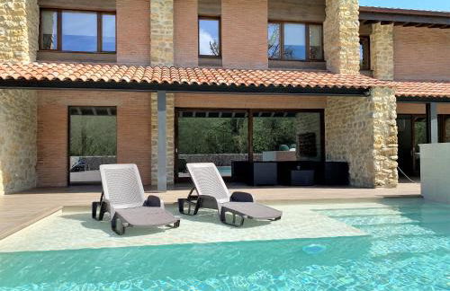 2 Apartamentos en villa con piscina privada en Asturias El Marquesau - Foto 1