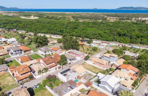 Refúgio Tropical Casa de Praia com Piscina e 4 Suítes e garagem 3 carros, 800 mtrs da praia internet 700 mbps, condomínio privado com pista de skate , quadra de futevôlei , campos e quadras de futebol! - Foto 46