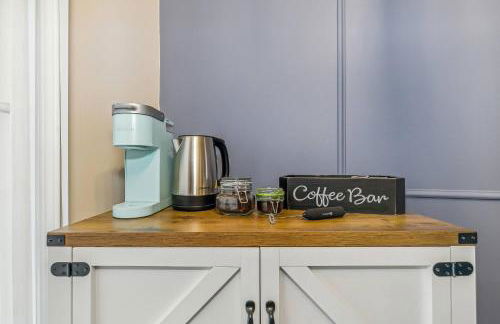 Kings, 75" TV & Backyard Fun - NearWesley - Foto 31