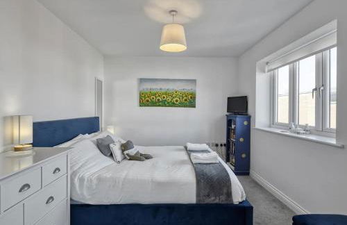 Modern Manchester House with Airport Links - Pass the Keys - Photo 3