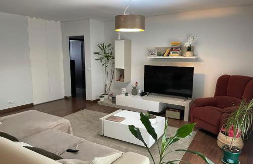 Green Pine - Photo 1