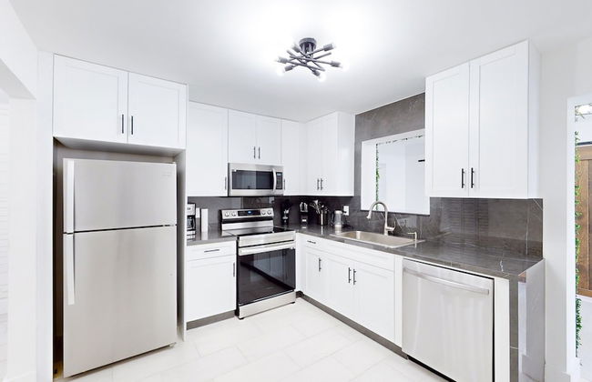 Casa Lucia 5 Bedroom Home With Pool Near Hard Rock Casino - Photo 2