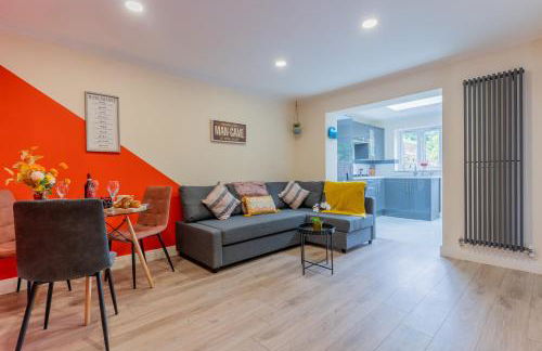 Comfortable 1-Bed House, Sleeps 4, Fast Wi-Fi with Private Garden and Free Parking - Foto 10