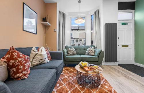 Aylesbury House 3 En-suite Bedrooms Parking Pets - Photo 13