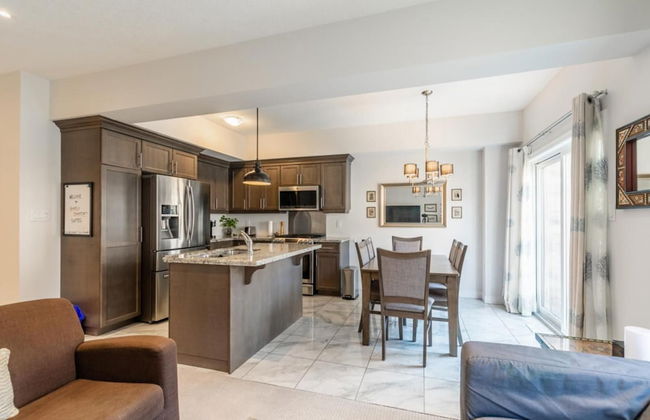 Modern Lakeshore 3BR 3BA TH Free Parking BBQ - Foto 23