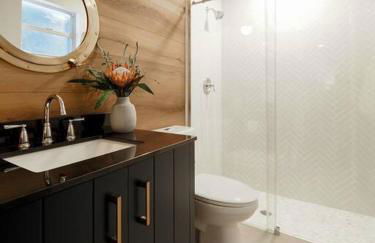 NEW Luxury Coastal Cottage w Pool Jupiter FL - Photo 28