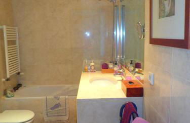 LxRiverside Suite Apartment - Photo 16