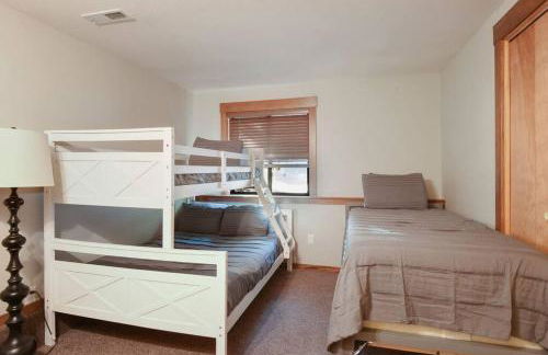 Luna Cabin - 5BR Hot Tub A/C Game Room EV Charger - Foto 68