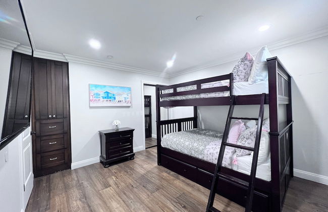 Sensational 6 Bedroom 4 Bathroom Pool Home (3 Master Bedrooms W/bathrooms) - Foto 13