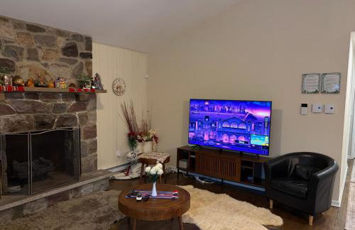 Evergreen Escapes 4 BR with Game Room, Firepit near Kalahari and Camelback - Foto 28