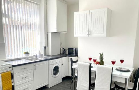 Cosy Cheerful 2 Bedrooms Near Piccadilly, Etihad Stadium Sleeps up to 5 - Foto 8