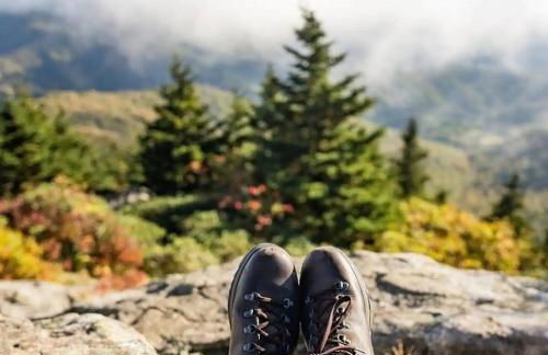 Creekside Cabin with Hot Tub-Fireplace-Pool Table - Foto 29