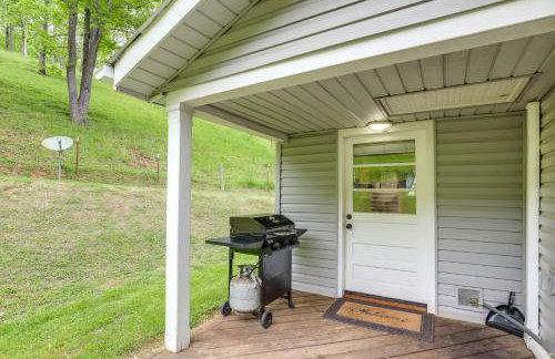 Cozy Mars Hill Farmhouse with Scenic Views - Foto 19