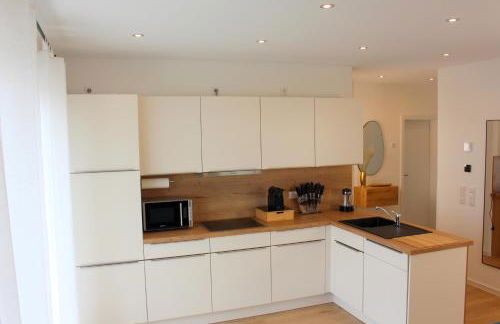 Großes Apartment mit Küche, Dusche, Badewanne, Balkon, Parkplatz vor dem Haus, ruhig gelegen, ADA4 - Foto 39