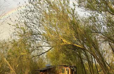 Kingfisher Riverside Glamping with private hot tub - Foto 19