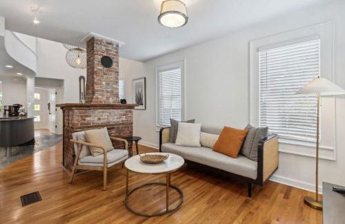 Rare Downtown Oasis | Private Pool + Parking - Foto 3