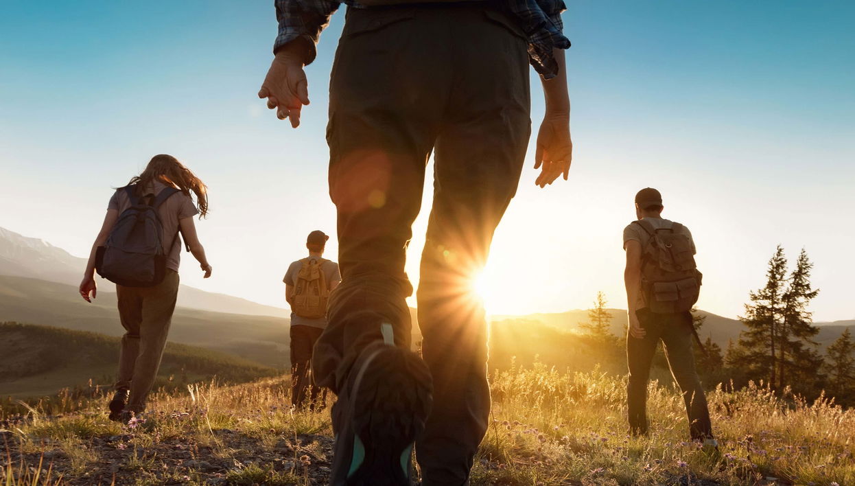 Senderismo por Monte Verde al atardecer