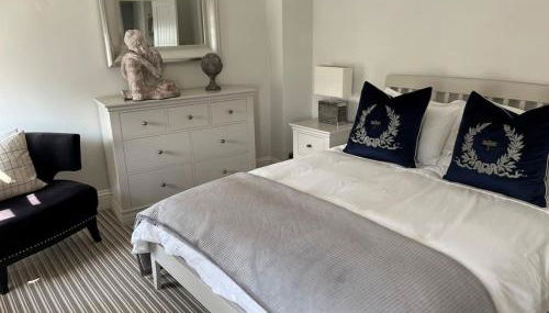 Beautiful Seafront Studio Apartment - Photo 4