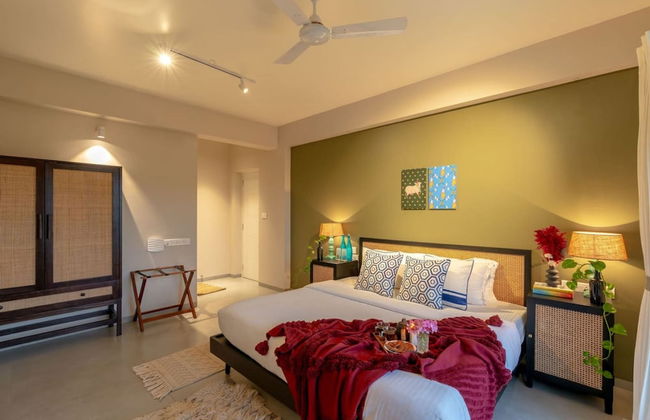 Legacy by Hireavilla- Full Field View Villa w Pool - Photo 21