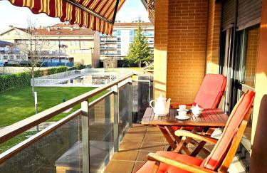 Red Wine Haro, piscina y parking - Foto 1