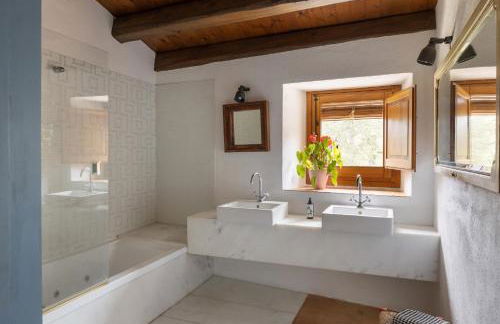 Masia elegant amb jardí i piscina - Photo 39