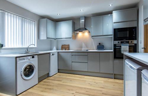 3-Bed House - Ideal for Contractors and Families - Foto 3