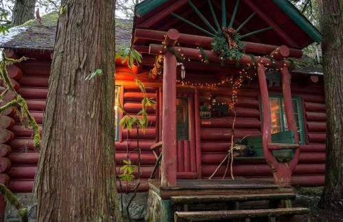 Romantic Log Cabin Rental with Hot Tub near Mount Hood, Oregon - Foto 7