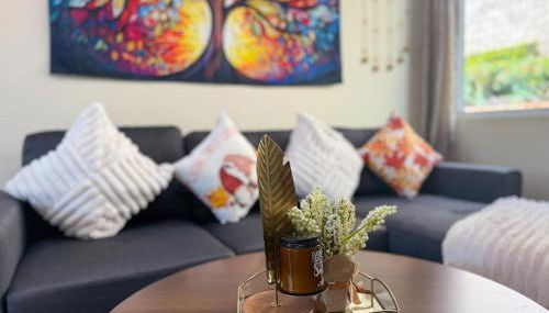 Cozy&Stylish DT Alhambra Living walk to Starbucks - Foto 2