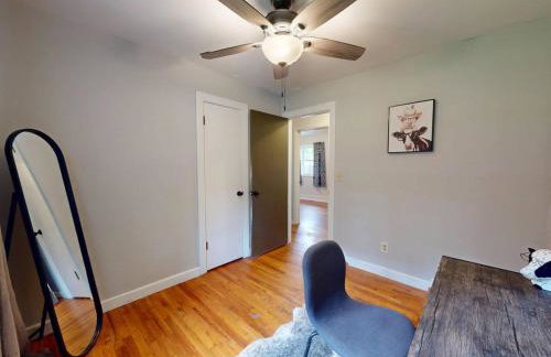 Rustic Kirtland Farmhouse Retreat - Foto 16