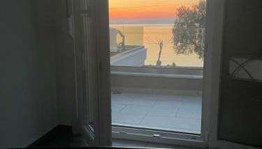 Seafront Apartment - Photo 2