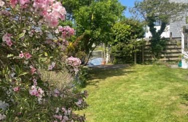 Entire Apartment in Pretty Coastal Village - Foto 6