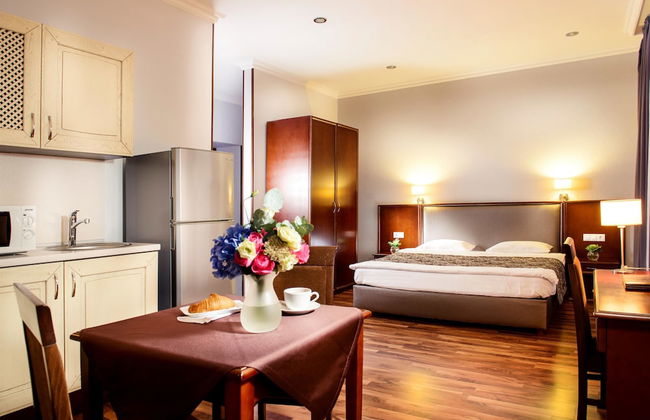 Greguar Hotel & Apartments - Photo 18